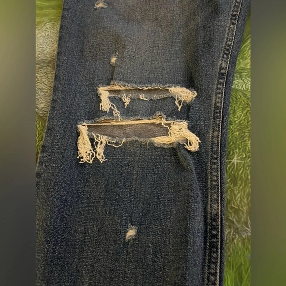 Abercrombie Curve Love High Rise Mom Jean, Size 31/12 Reg, NWT - Picture 12 of 16